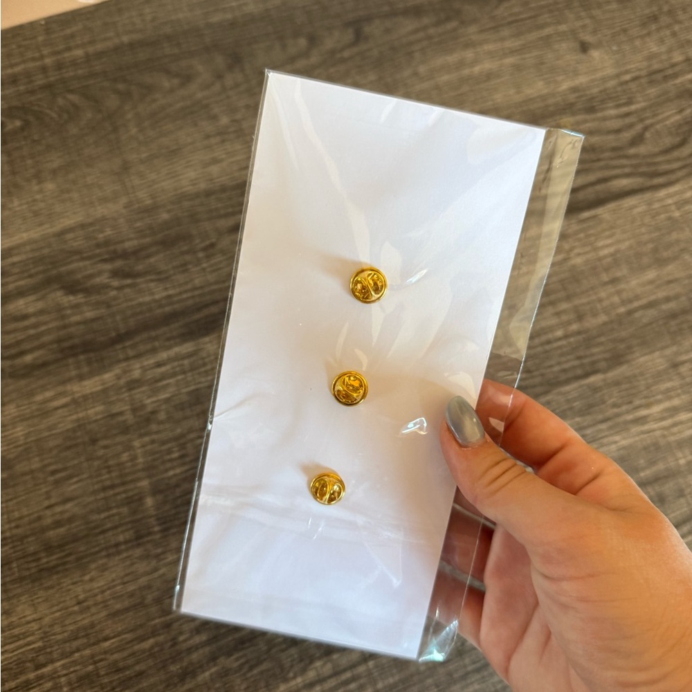 Kate Spade New York Bloom Bloom Flower Lapel Pins 3/4" BNWT - Picture 2 of 3